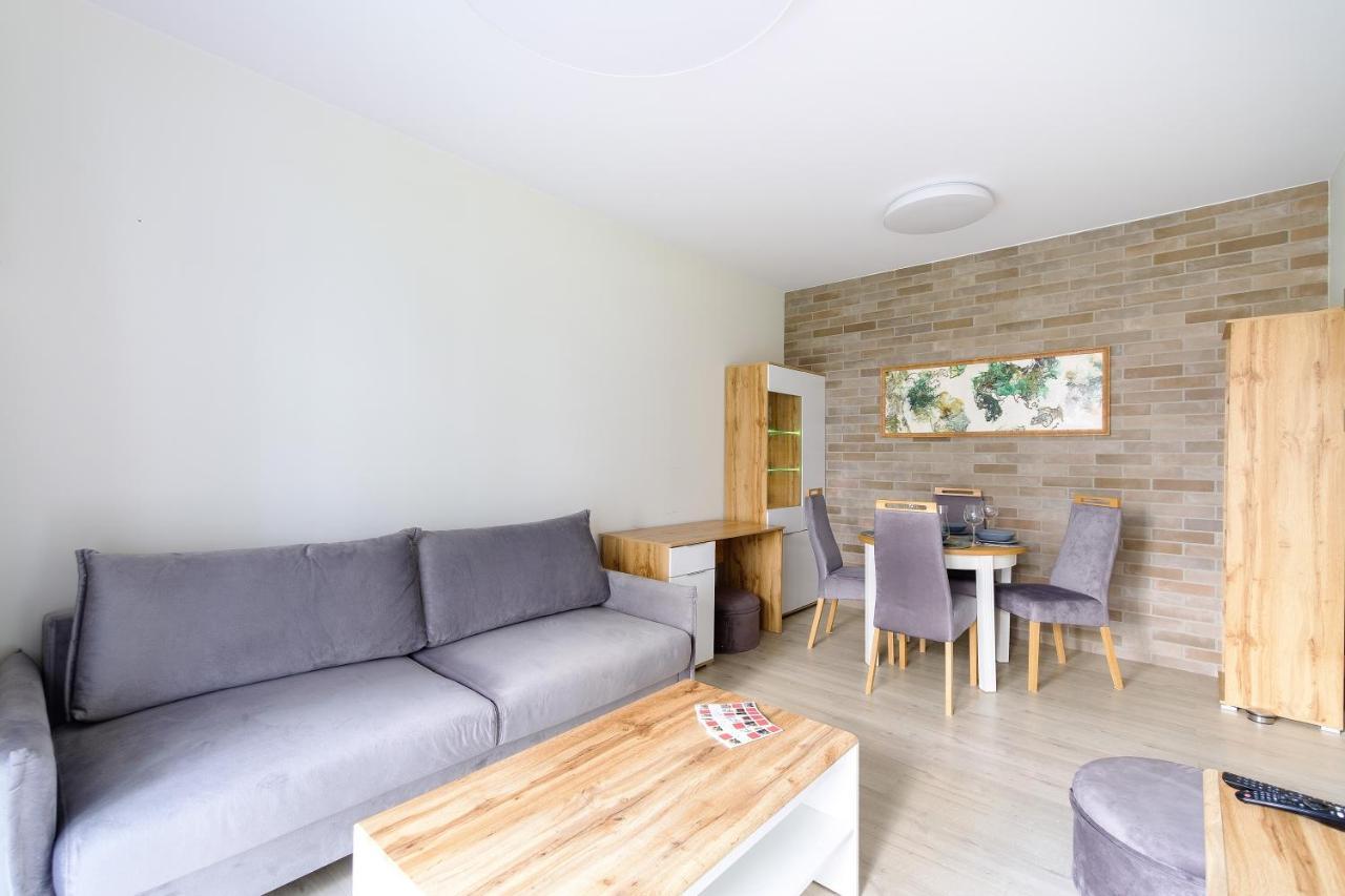 Hello Apartments Zajezdnia Wrzeszcz With Private Parking Gdansk Exterior photo